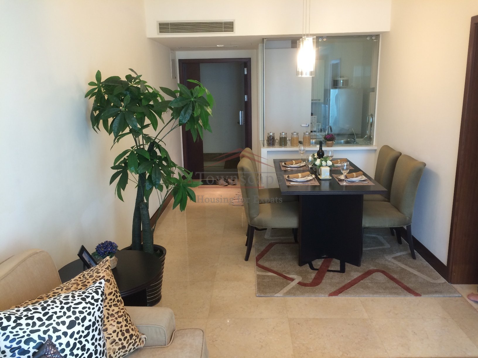 Modern apartment 1br in Jingan Four Seasons nr West Nanjing R