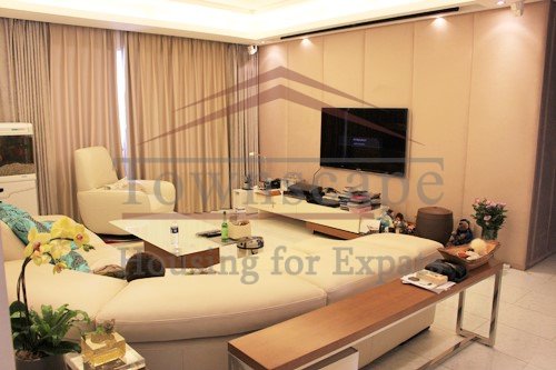 Luxurious apartment in Jing'an close to West Nanjing Road