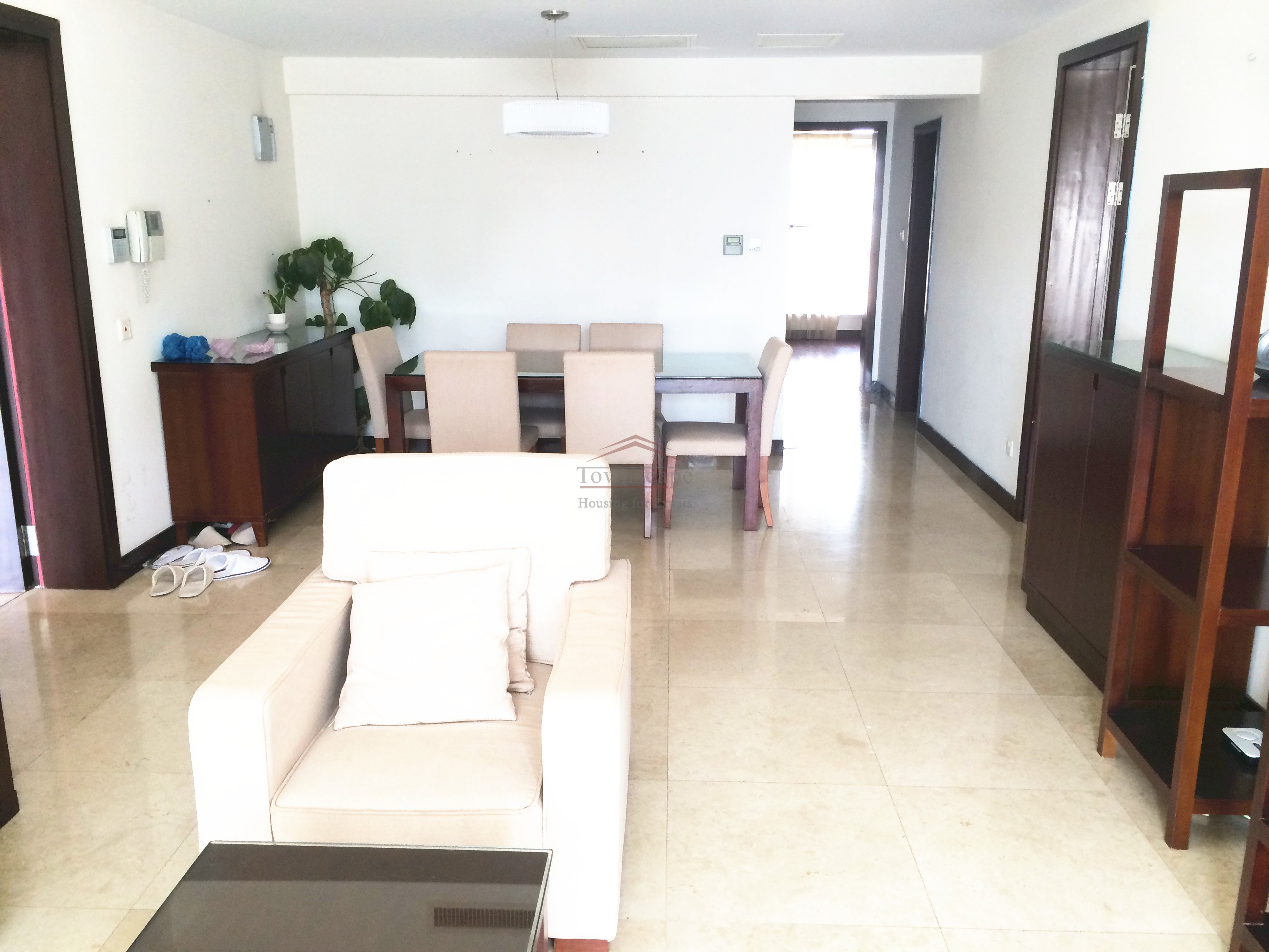 High class 2 br apartment near Peoples Square