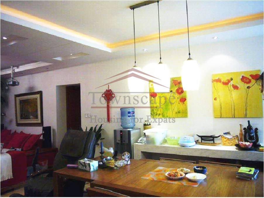 Luxury 3 br apartment in Jing'an with Terrace Garden