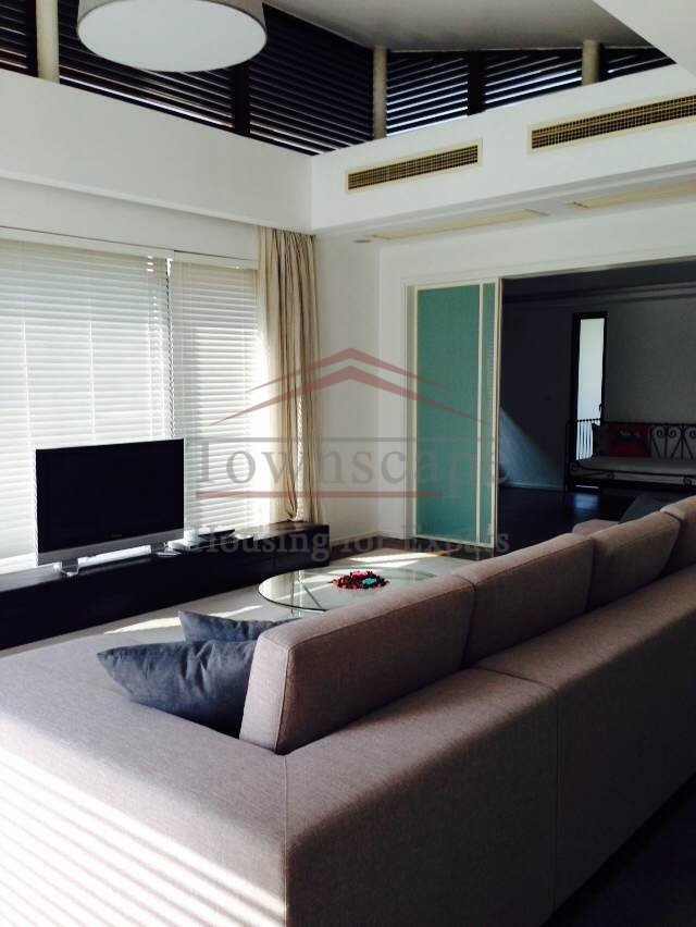 4br Villa in Hongqiao suburb close to airport