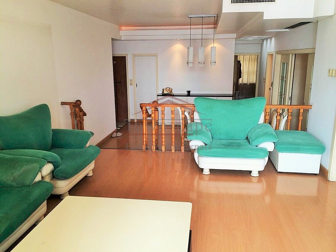 Impressive three bedroom apartment near Xintiandi