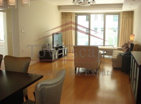 Comfortable 3 BR apartment close to Xujiahui