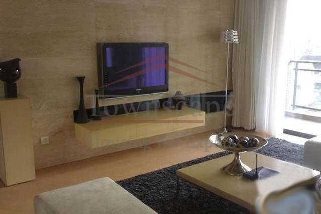 Great 2 Bed Apartment Xujiahui line 1/9/11