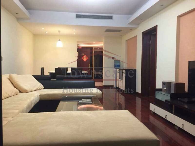 Clean well priced 3 BR apartment line 2/11 Jiangsu Rd station