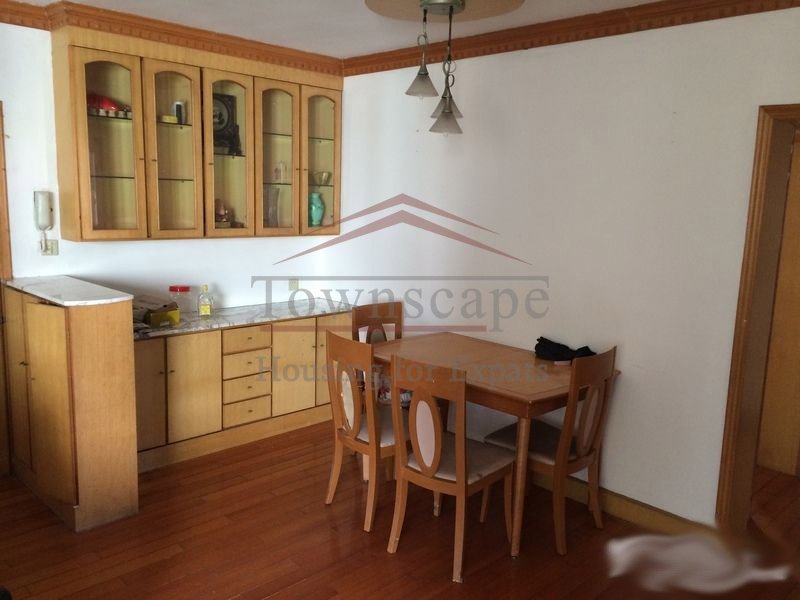 Fantastic Value 3 BR apartment in Jing An Area Line 2/7