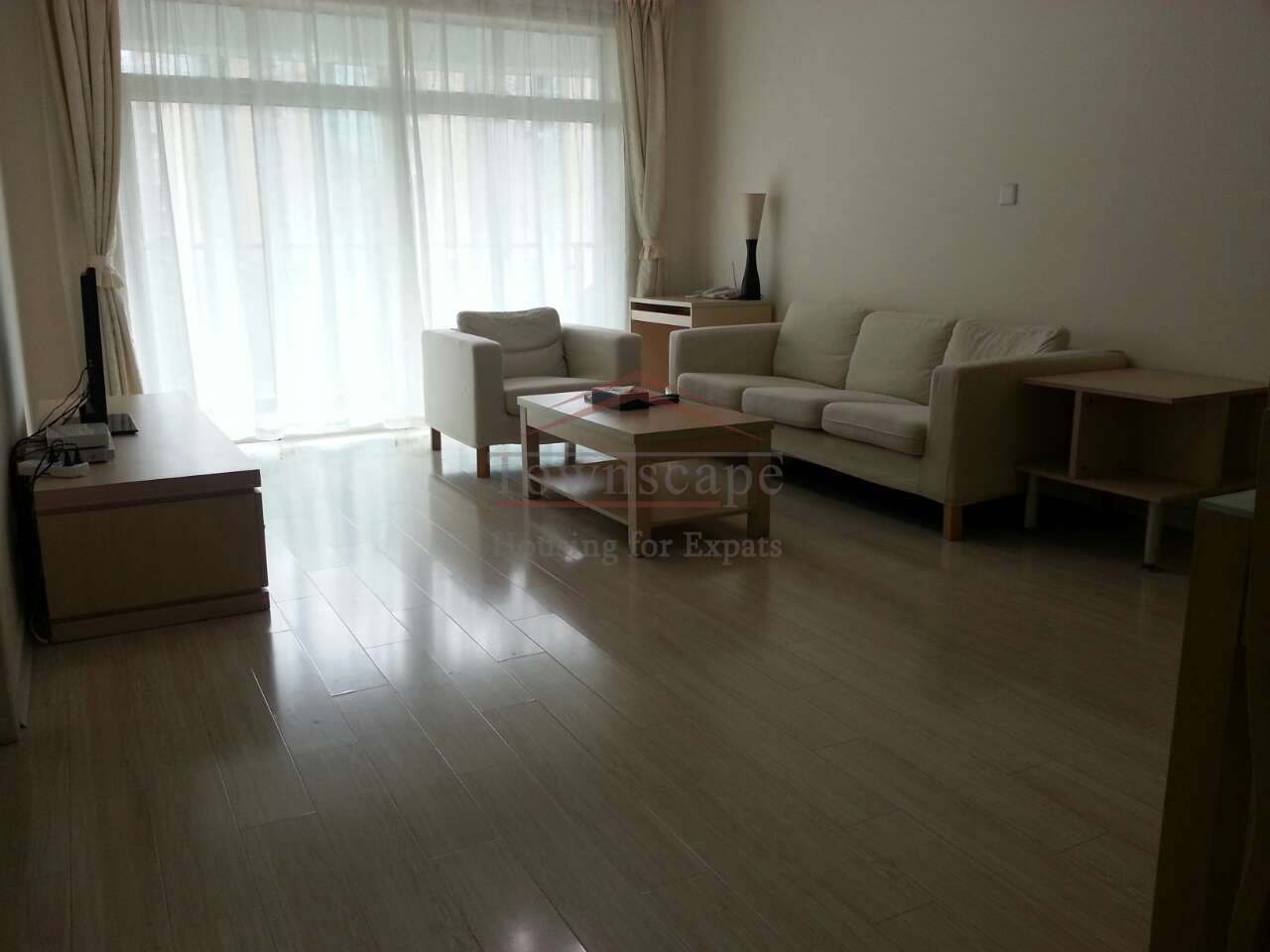 Spotless 2 bedroom apartment at West Nanjing Road L2