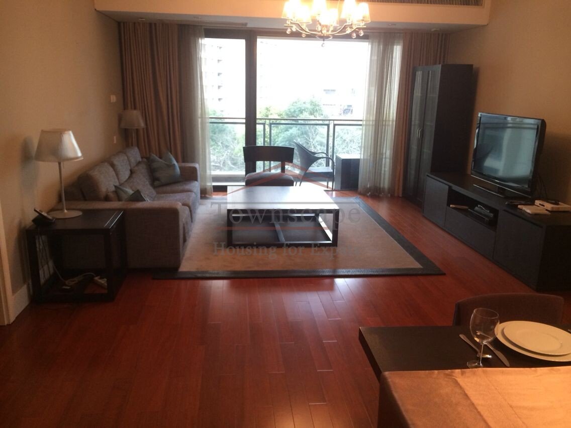 Luxury 2 BR Apartment in Lakeville III Xintiandi