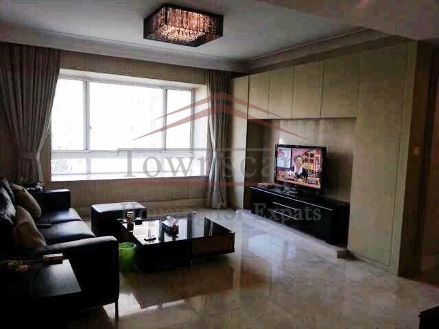 Excellent 3 BR Apartment in Jing An area Line 1/2/7