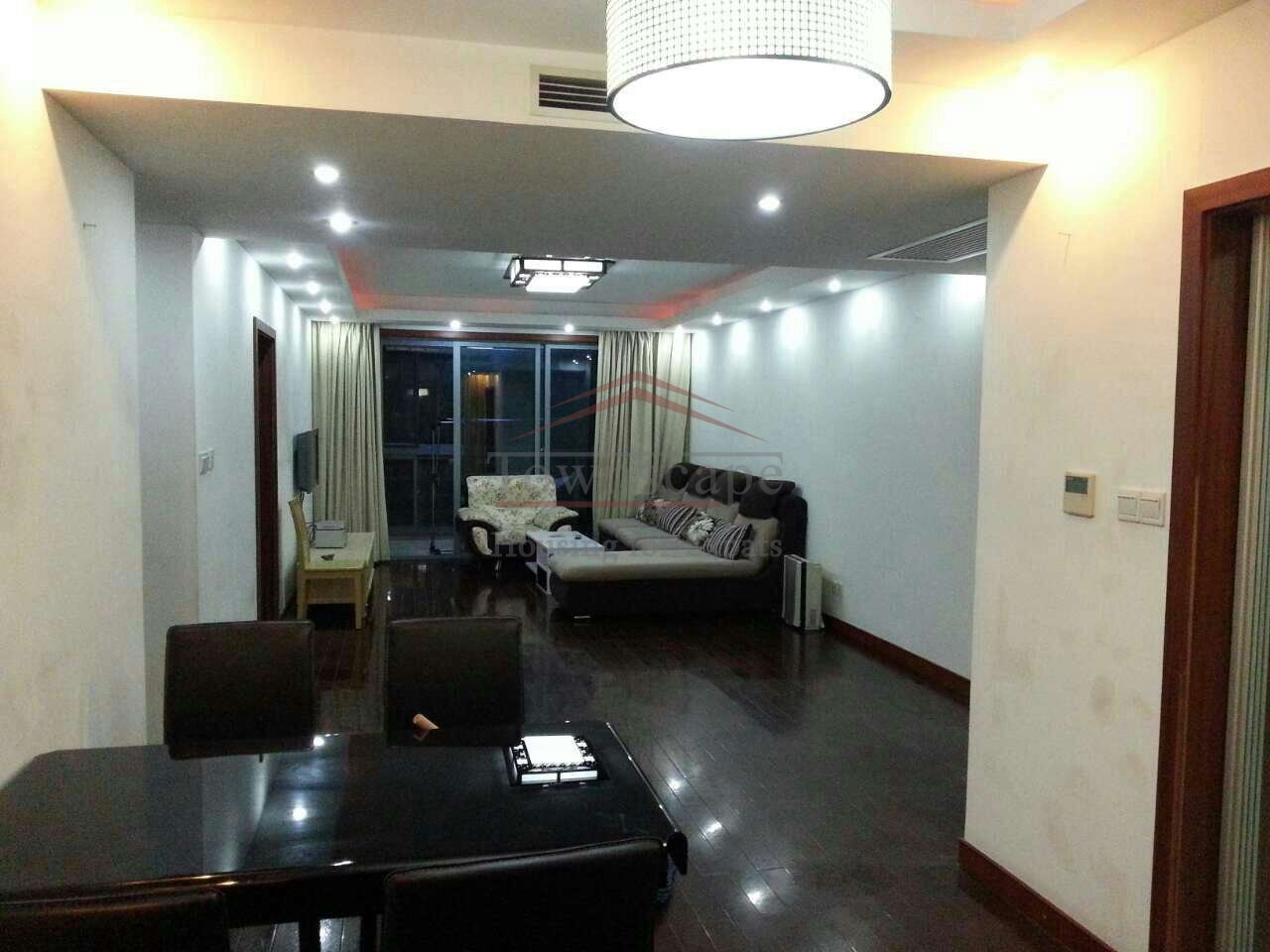 Excellent 3 Bedroom apartment Line 7 Jing An Area