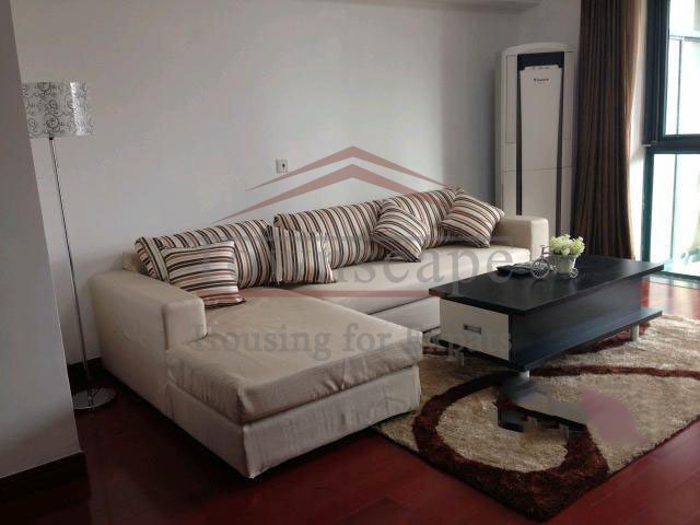 Great 2 Bed Apartment 2 mins from Zhongshan park Line 2/3/4