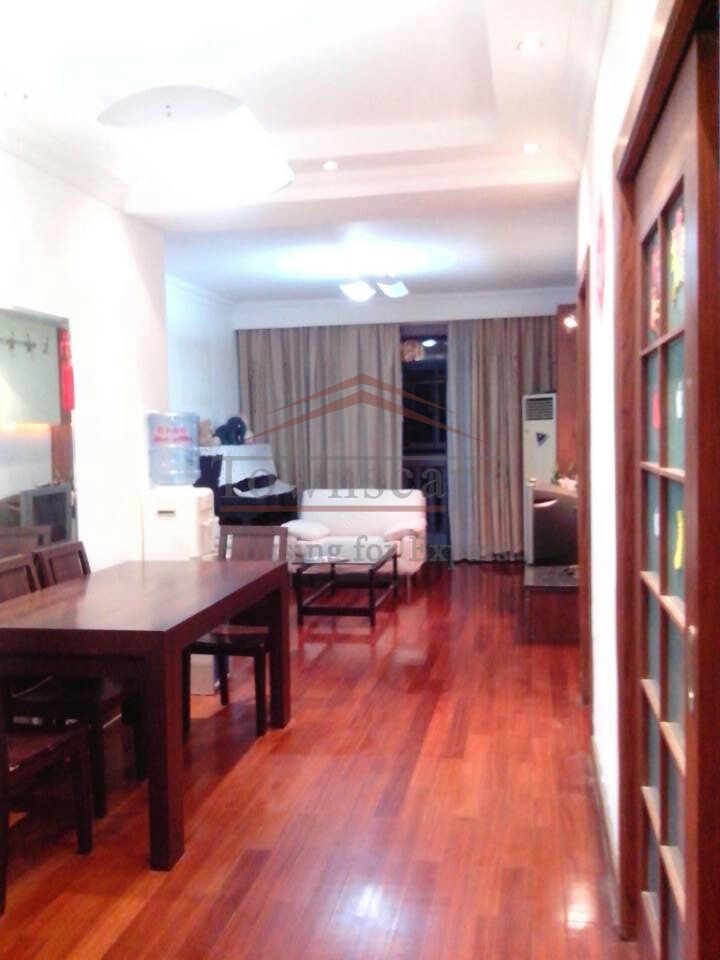 Well Priced 2 Bed Apartment near Jiaotong Uni Metro Line 10&1