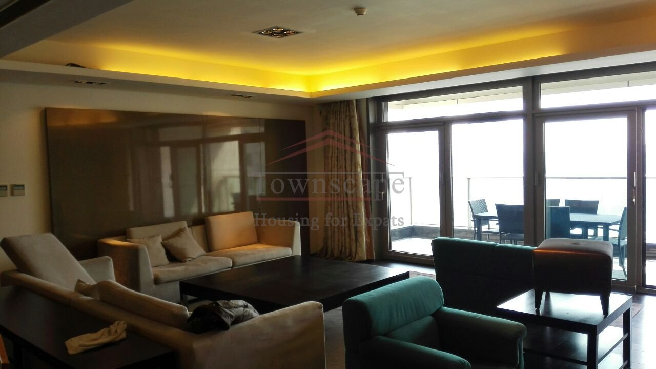 Huge 4 Bedroom Apartment Lujiazui with Bund view