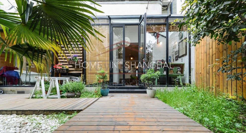 Beautiful 2 BR French Concession Lane House w/ garden and flo