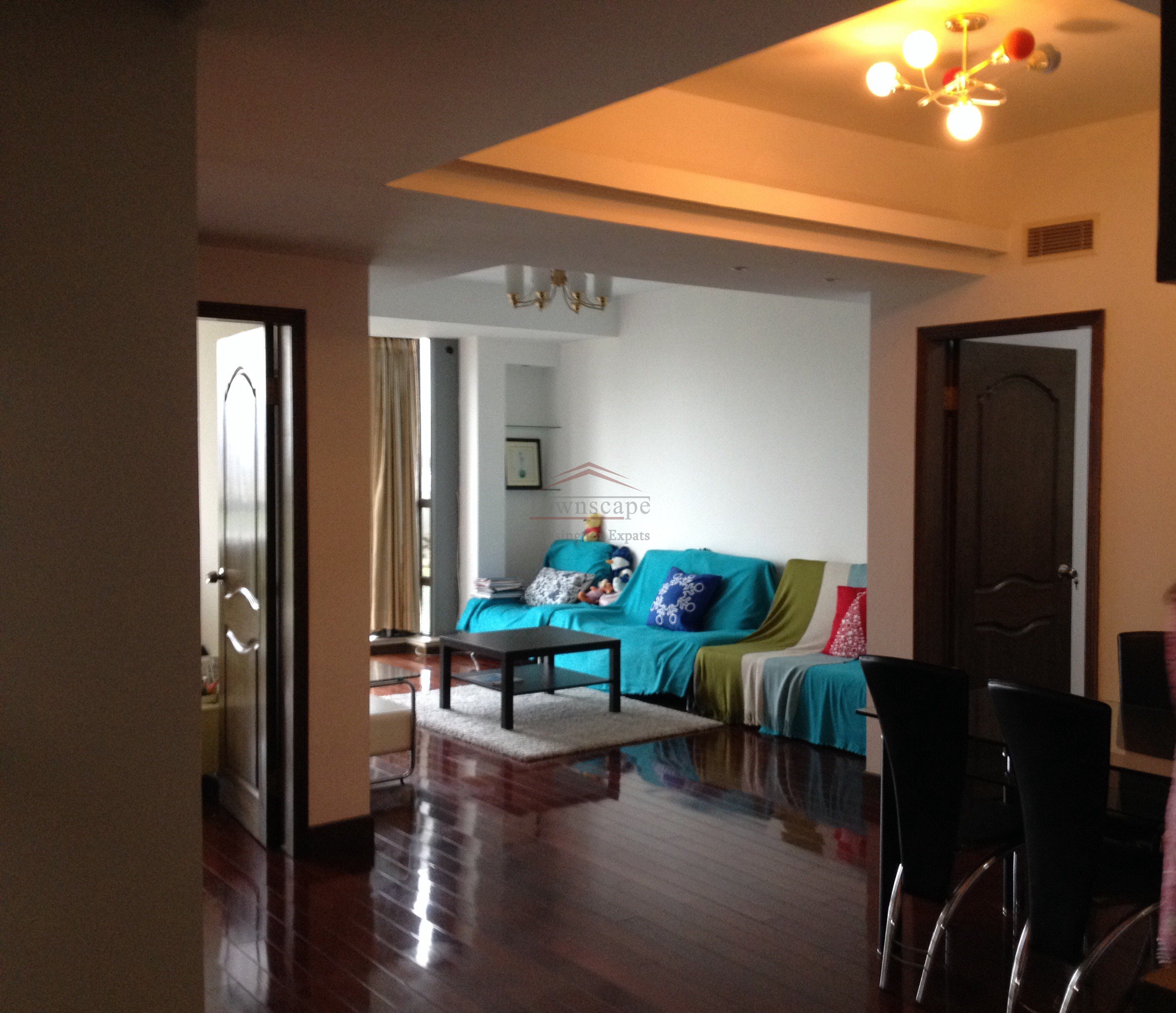 Fantastic 2 bedroom Apartment in Downtown Shanghai