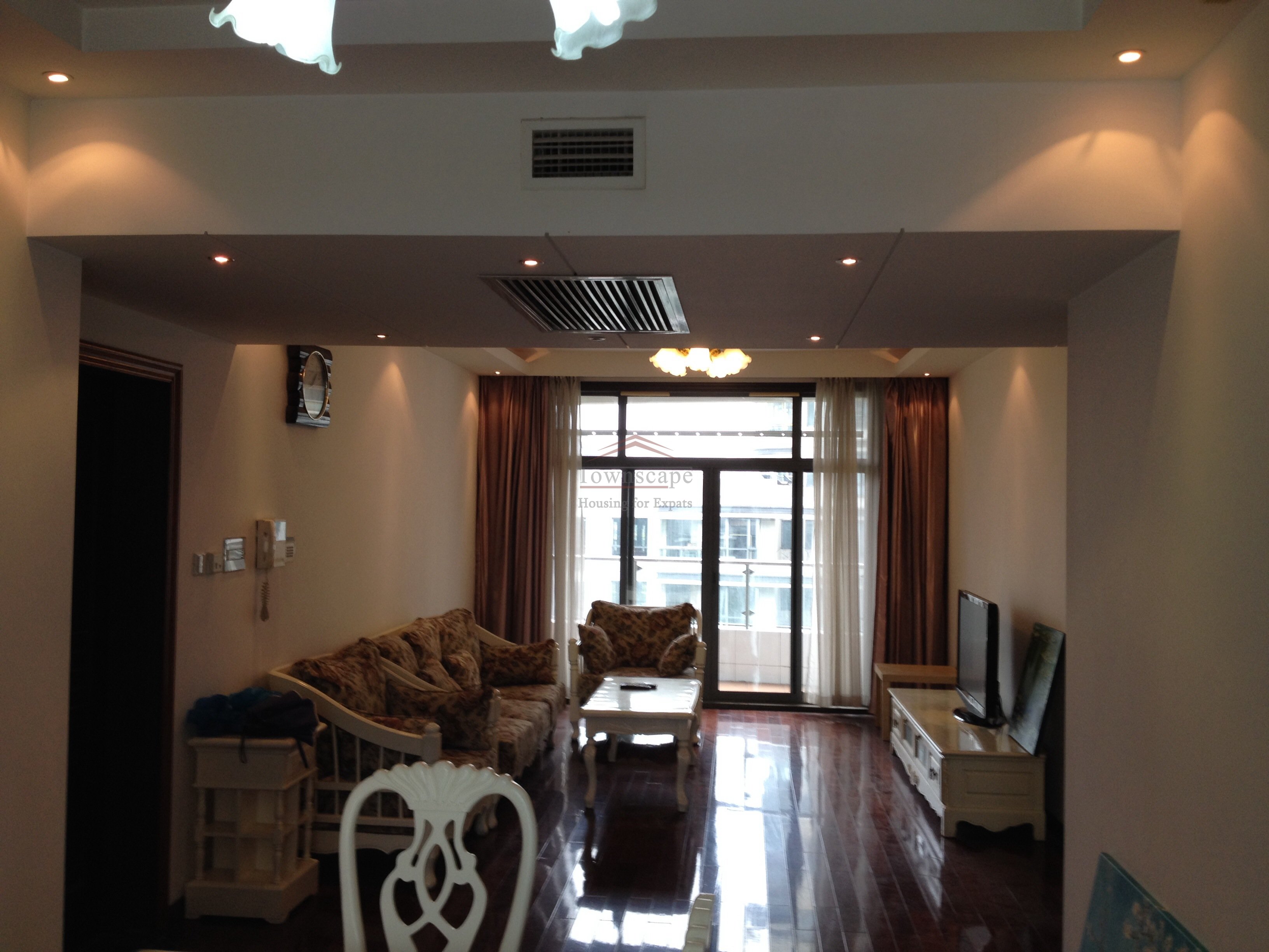 Wonderful 2 Bed Apartment in Shanghai Top of City