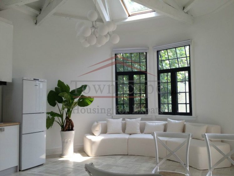 2 Bedroom Lane House with balcony middle of French Concession