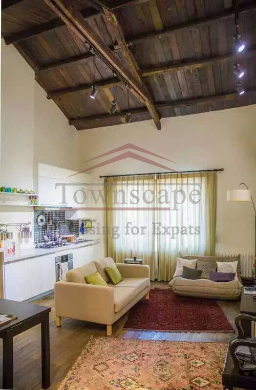 Excellent 2BR central Shanghai Lane House w/ heating