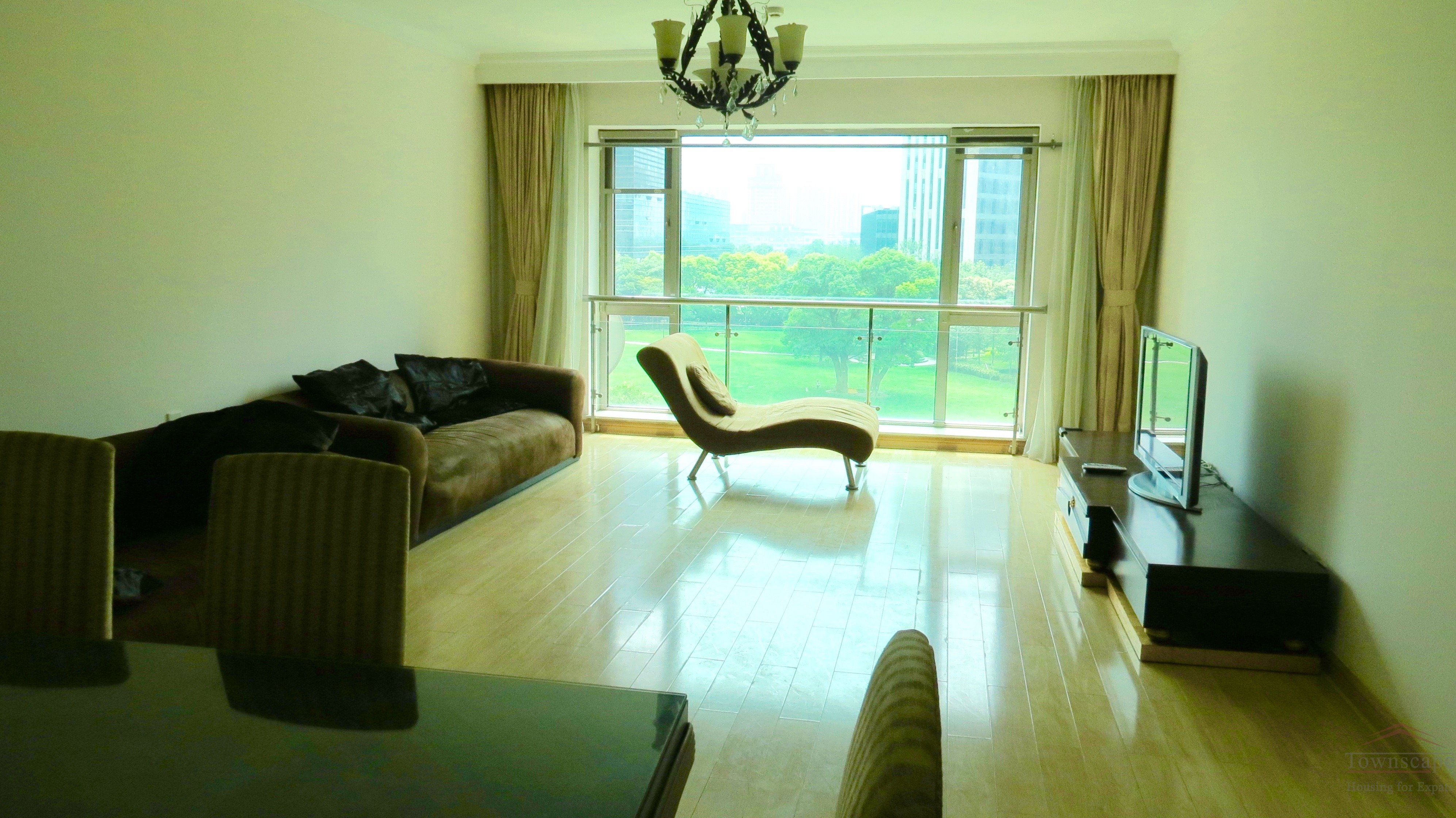 Harmonious 3BR Apartment in Pudong Area