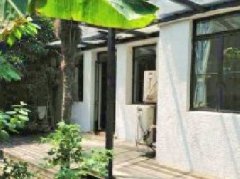 Tropical Flair 2 Bed Lane House w/ Big Garden in French Conce