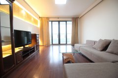 Sunny 3BR Apartment for rent in East Lujiazui, next to Metro 