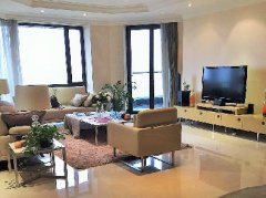 Spacious luxury residence next to Huashan Park in the former 