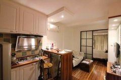 Renovated 1BR Old Apartment for rent near Changshu Rd Metro (