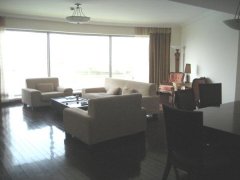 32% below average price: Spacious 4BR Apartment in Shimao Riv