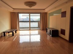 Great value: spacious 3br apartment with big kitchen in Gubei