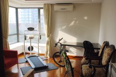 Spacious 2BR Apartment for rent in Jingan, 10 mins from West 