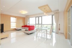 Bright, modern 3BR Apartment for rent in Shanghai Pudong