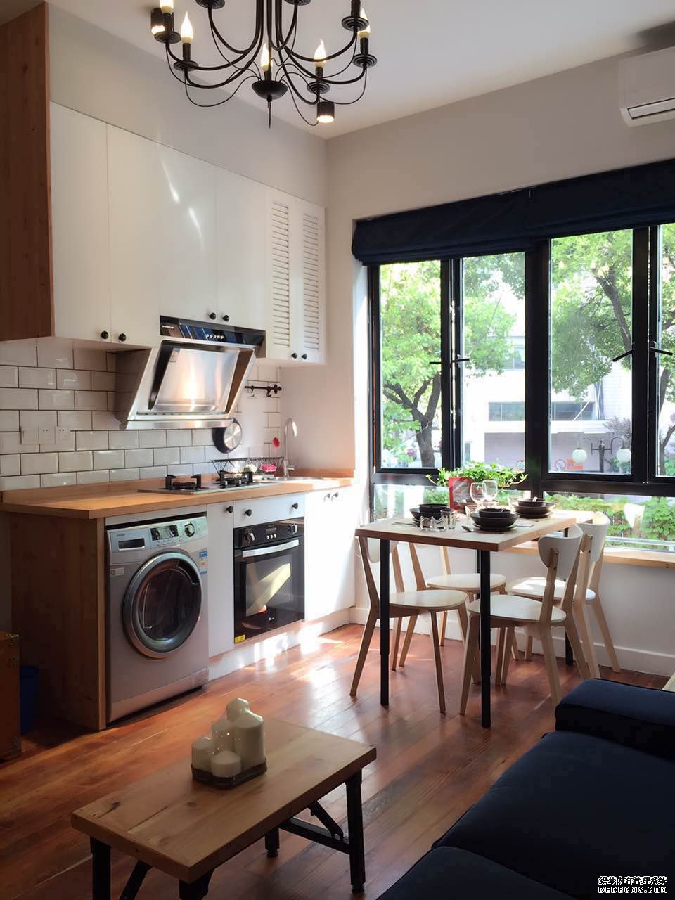 Renovated, sunny studio apartment near Tianzifang