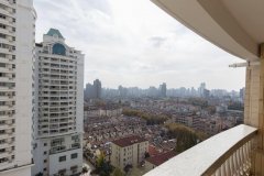 Luxury 4BR Apartment - Central location nr IAPM