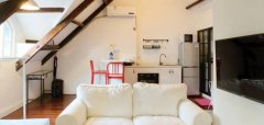 Renovated Attic Apartment near Jingan Temple