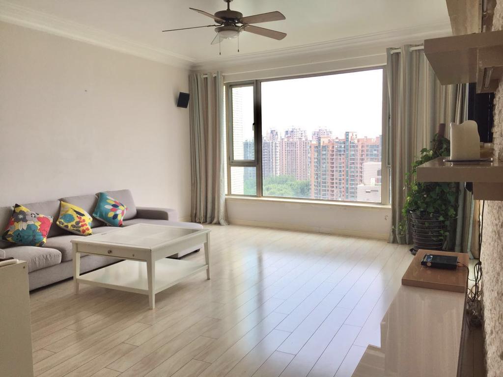 Very Nice Three Bedrooms Apartment in Century Park