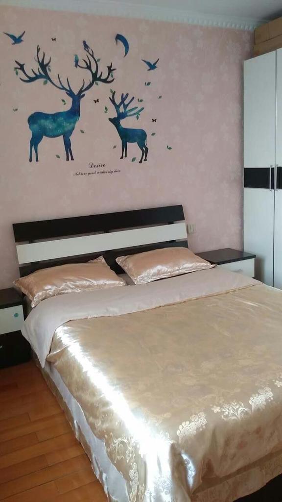 Accessible Two Bedrooms Apartment for Rent in Jing'an Distric