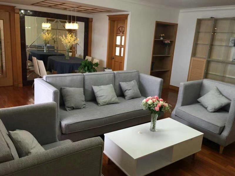 Well Priced 3 Bedrooms Apartment in the Downtown of Shanghai