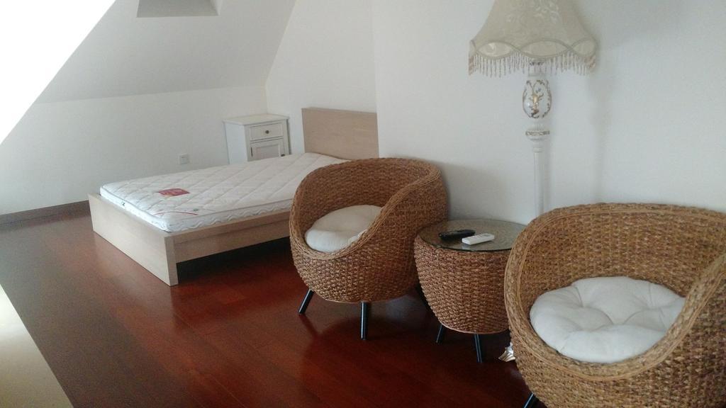 Nice 3BR Apartment with Terrace next to Xintiandi