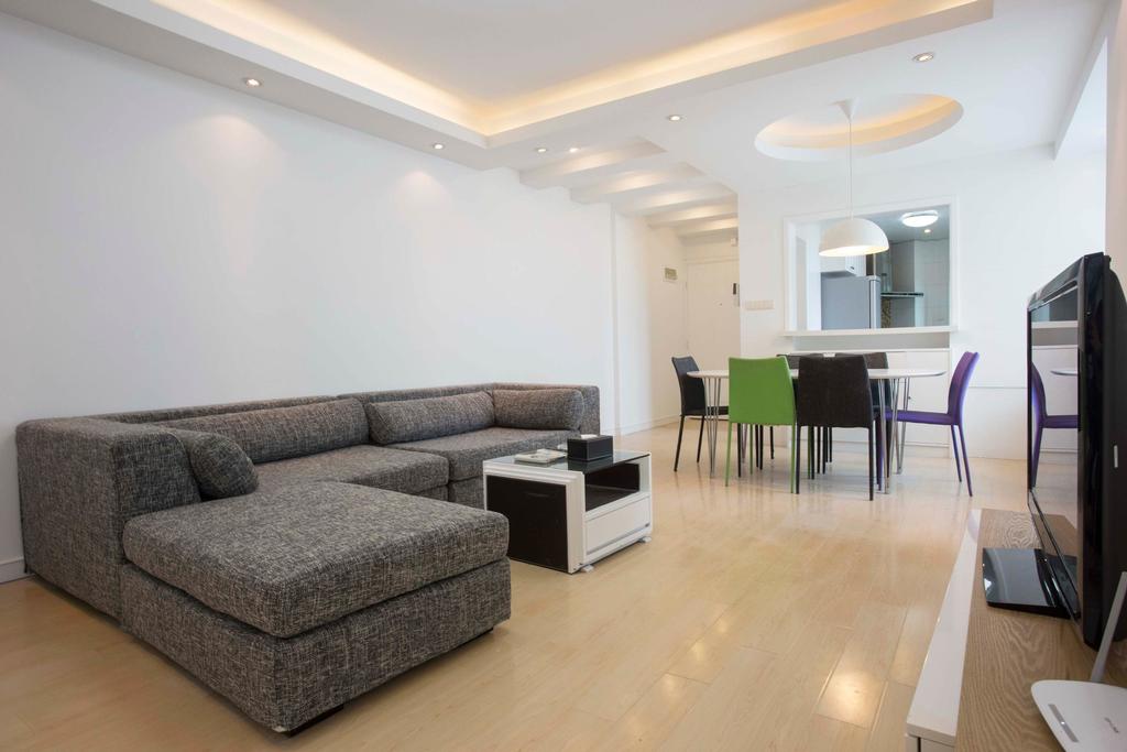 Bright & Comfortable Three Bedrooms Apartment in Xujiahui