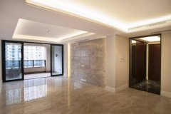 High-end 4BR Apartment in New Jing'an