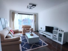 Sunny 2BR Apartment in Xujiahui area