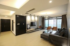 Upscale 3BR Apartment with Floor-Heating in Jing'an