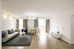 Ample and Modern 3BR Apartment in Lujiazui