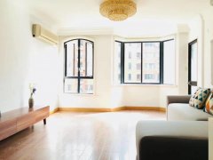 Bright Modern 2BR Apartment at Jiashan Market