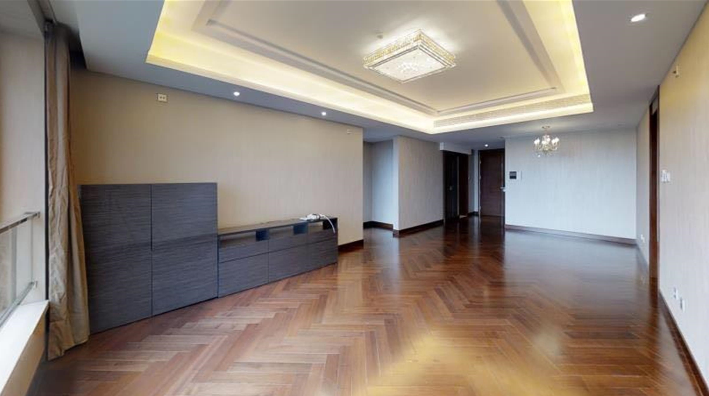  New Luxury FFC Apartment in Paragon for Rent