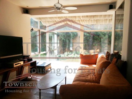 Hongqiao villa for rent Big Beautiful villa with terrace, floor heating and 300 sqm garden in hongqiao