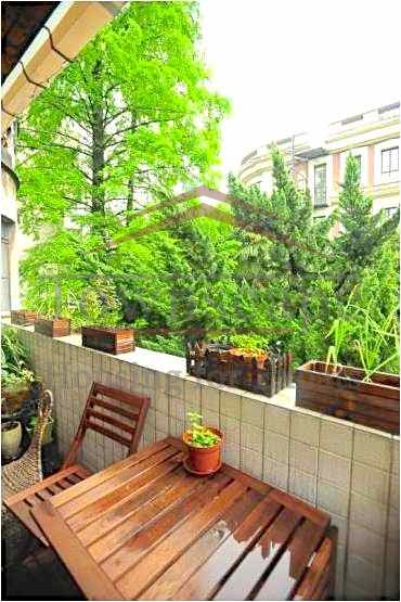 apartment near hengshan road Spacious, Bright lane house with terrace in French Concession