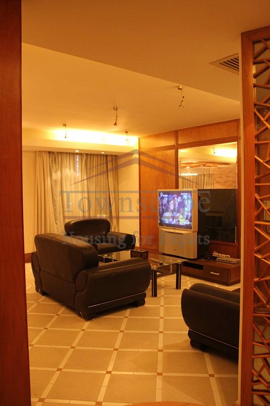 rent spacious apartment shanghai Gorgeous design apartment downtown area Yuyuan garden