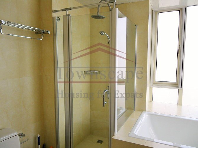 Ladoll international higher floor Cosy three bedroom apartment near West Nanjing Road