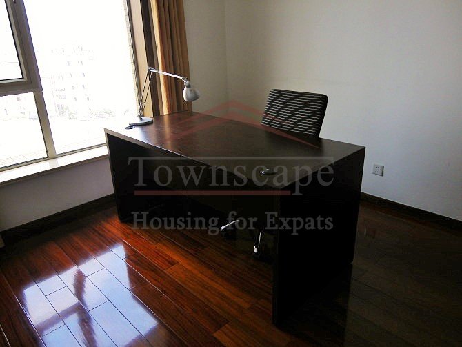 shanghai apartment near centre of city Cosy three bedroom apartment near West Nanjing Road